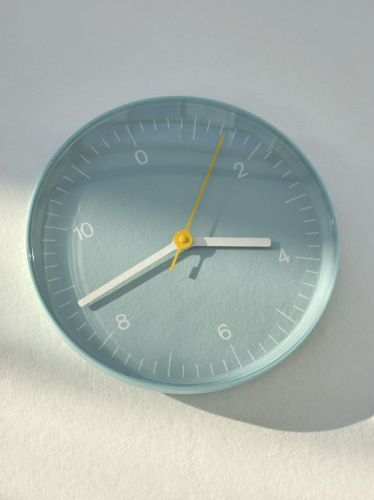 HAY Wanduhr 26x26 cm – Blau