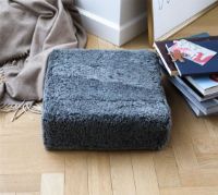 Bild von Natures Collection Quadratischer Sitzpouf aus neuseeländischem Schaffell 42x42 cm - Schwarz