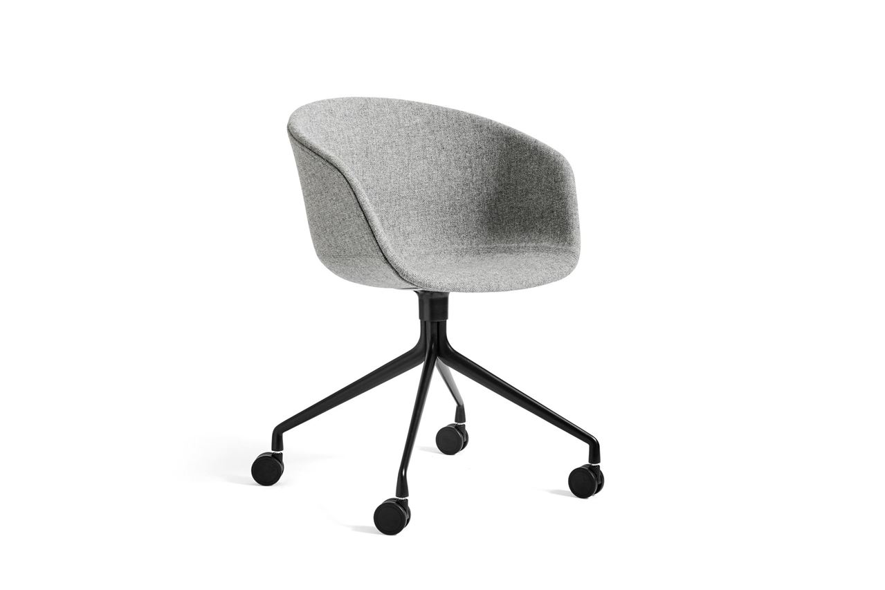 Bild von HAY AAC 25 About A Chair SH: 46 cm – Schwarz pulverbeschichtetes Aluminium/Hallingdal 130