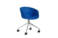 Bild von HAY AAC 25 About A Chair SH: 46 cm – Poliertes Aluminium/Divina 756