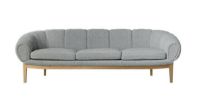 Bild von GUBI Croissant Sofa SH: 46 cm - Eiche / Dedar Karakorum 004