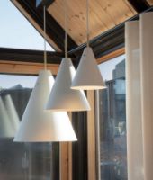 Bild von LYFA Bent Karlby MOSAIK 250 Pendelleuchte Ø: 25 cm - Mattweiß AUSSTELLUNGSMODELL OUTLET