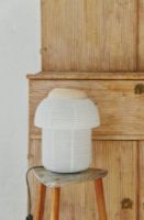 Bild von Von Hand gefertigter Doppeltisch aus Papier, klein, Ø: 35 cm – zartes Gelb