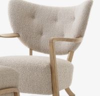 Bild von &Tradition Wulff ATD2 Lounge Chair inkl. Pouf SH: 41 cm - Geölte Eiche / Karakorum 003 WERBEANGEBOT