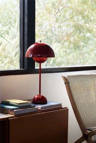 &Tradition Flowerpot VP3 Tischlampe H: 50 cm - Zinnoberrot