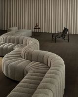 Bild von NORR11 Samurai Lounge Chair SH: 37 cm – Schwarze Eiche/Schwarzes Leder