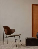 Bild von Audo Copenhagen The Penguin Lounge Chair SH: 42 cm – Natureiche/Leder Cognac