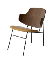 Bild von Audo Copenhagen The Penguin Lounge Chair SH: 42 cm – Walnuss/Leder Cognac