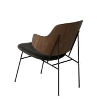 Bild von Audo Copenhagen The Penguin Lounge Chair SH: 42 cm – Walnuss/Leder Schwarz