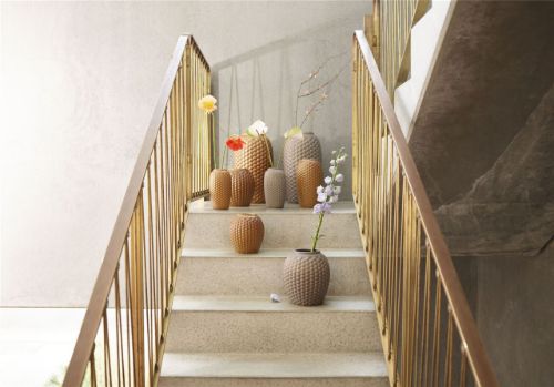 FDB Furniture S7 Lupine Vase H: 22 cm – Warmgrau