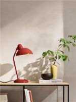 Bild von Fritz Hansen Kaiser Idell 6556-T Tischleuchte H: 47 cm – Venezianisches Rot OUTLET