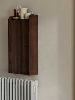 Bild von Ferm Living Sil Wandschrank H: 85 cm – Dunkel gebeizte Eiche