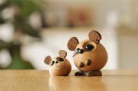 Bild von FableWood Die kleine Maus Sonja Muntermacher H: 6 cm – Holz OUTLET