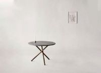 Bild von Eberhart Furniture Daphne Couchtisch Ø: 65 cm – Dunkler Beton/Dunkle Eiche