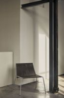 Bild von Thorup Copenhagen Noel Lounge Chair SH: 43 cm – Stahl/Dunkelgrau