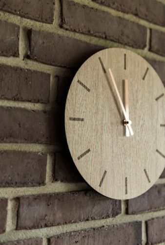 Hemverk Wanduhr Ø: 38 cm – Eiche hell/Silber