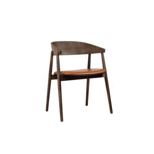 Andersen Furniture AC2 Sitz gepolsterter Esszimmerstuhl SH: 44 cm – Räuchereiche/cognacfarbenes Leder