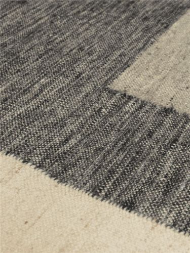 Ferm Living Thekenläufer 80 x 200 cm – Anthrazit/Gebrochenes Weiß