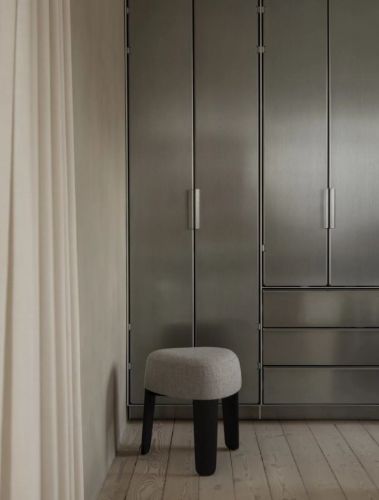 Blomus KUON Hocker H: 45 cm - Shitake/Schwarz