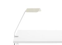 Bild von HAY Apex Schreibtisch-Klemmlampe 43 x 36,5 cm – Oyster White VORBESTELLUNG: ENDE MÄRZ 2024