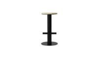 Bild von Normann Copenhagen Pole Barhocker H: 75 cm – Schwarzer Stahl/Kiefer