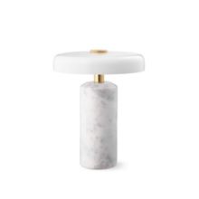 Bild von Design By Us Trip Tragbare Lampe H: 21 cm – Carrara-Marmor/Opal