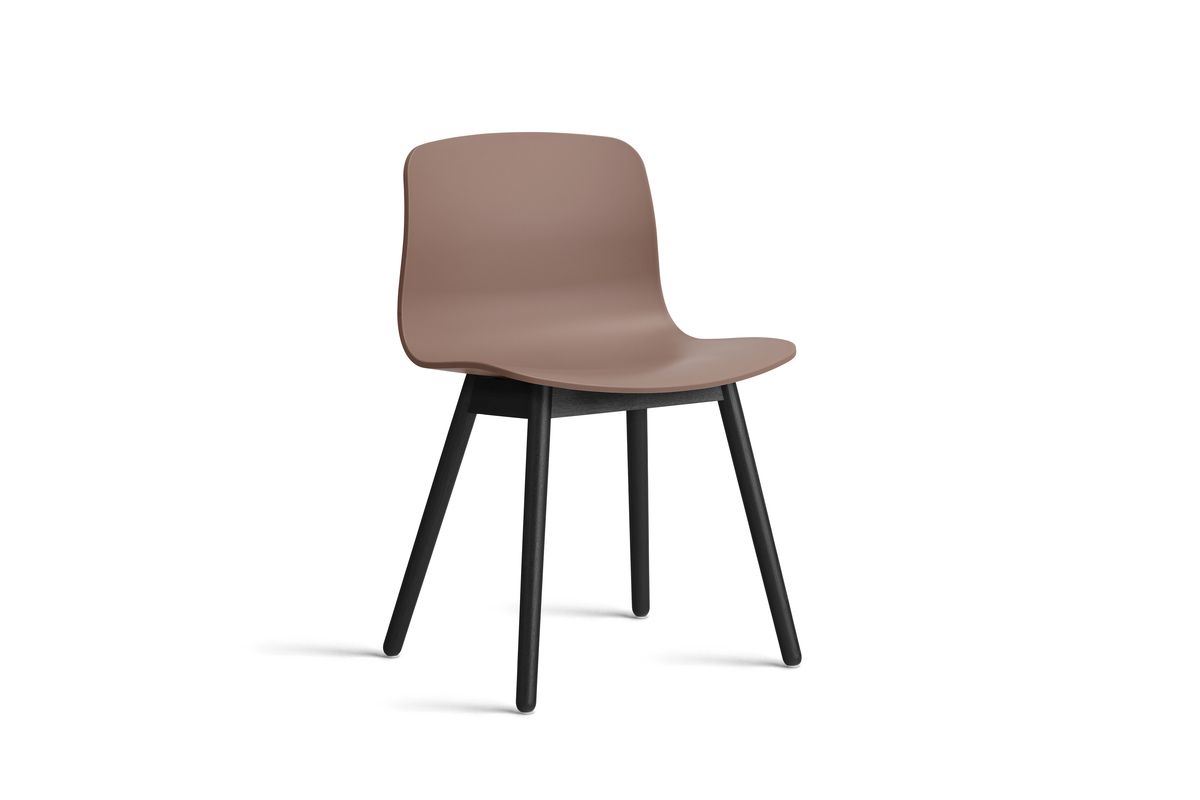 Bild von HAY AAC 12 About A Chair SH: 46 – Schwarz lackierte massive Eiche/Ziegel