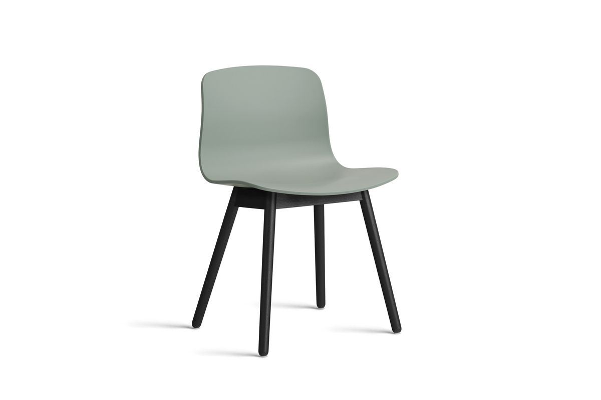 Bild von HAY AAC 12 About A Chair SH: 46 – Schwarz lackierte massive Eiche/Grün