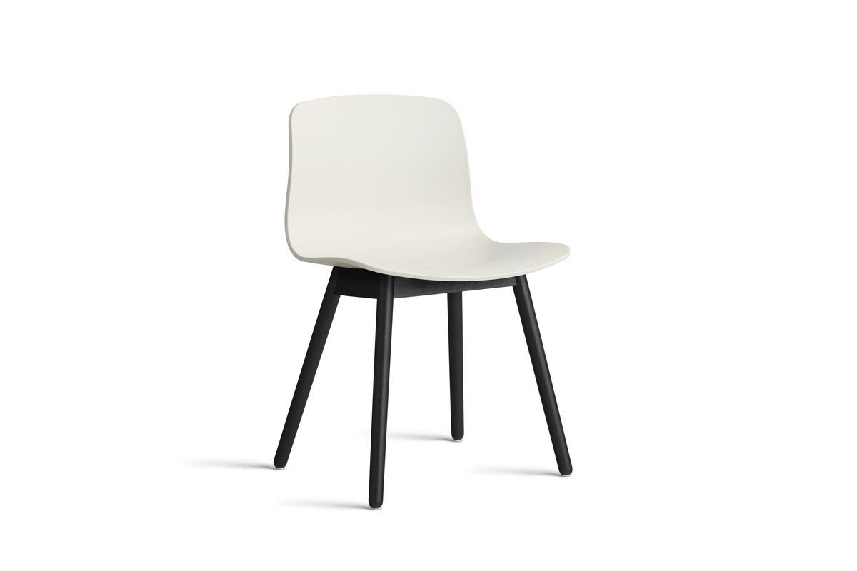 Bild von HAY AAC 12 About A Chair SH: 46 – Schwarz lackierte massive Eiche/Melange-Creme