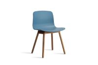 Bild von HAY AAC 12 About A Chair SH: 46 – Massives Walnussholz/Azurblau lackiert