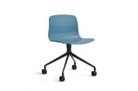 Bild von HAY AAC 14 About A Chair SH: 46 cm – Schwarz pulverbeschichtetes Aluminium/Azurblau