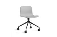 Bild von HAY AAC 14 About A Chair SH: 46 cm – Schwarz pulverbeschichtetes Aluminium/Beton