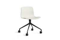 Bild von HAY AAC 14 About A Chair SH: 46 cm – Schwarz pulverbeschichtetes Aluminium/Melange-Creme