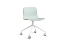 Bild von HAY AAC 14 About A Chair SH: 46 cm – Weiß pulverbeschichtetes Aluminium/Dusty Mint