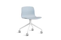 Bild von HAY AAC 14 About A Chair SH: 46 cm – Weiß pulverbeschichtetes Aluminium/Schieferblau