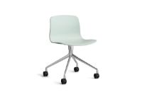 Bild von HAY AAC 14 About A Chair SH: 46 cm – Poliertes Aluminium/Dusty Mint