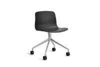 Bild von HAY AAC 14 About A Chair SH: 46 cm – Poliertes Aluminium/Schwarz