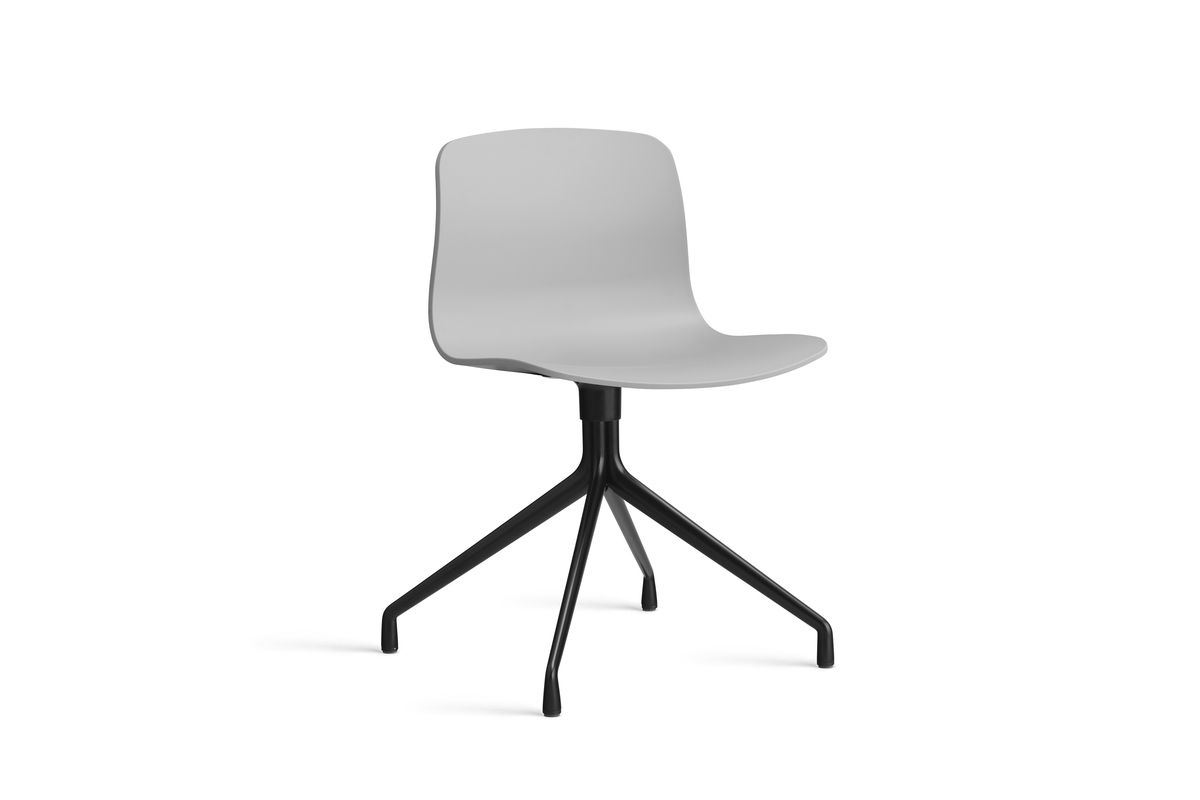 Bild von HAY AAC 10 About A Chair SH: 46 cm – Schwarz pulverbeschichtetes Aluminium/Beton