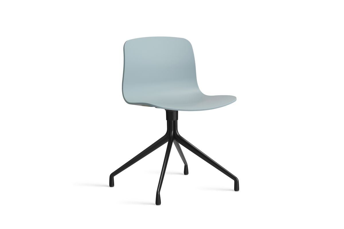 Bild von HAY AAC 10 About A Chair SH: 46 cm – Schwarz pulverbeschichtetes Aluminium/Staubblau