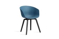 Bild von HAY AAC 22 About A Chair SH: 46 cm – Schwarz lackiertes Eichenfurnier/Azurblau