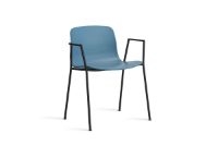 Bild von HAY AAC 18 About A Chair SH: 46 cm – Schwarz pulverbeschichteter Stahl/Azurblau