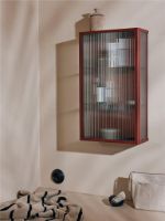 Bild von Ferm Living Haze Wandschrank 60 x 35 cm – Schilfglas/Oxidrot