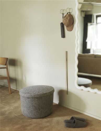 Normann Copenhagen Hide Pouf Klein 39x52,5 cm - Grau