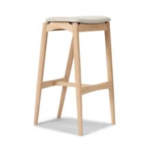 Bild von Sibast Furniture No 7 Barhocker niedrig H: 65 cm – Eiche Weißöl/Hellgraues Leder