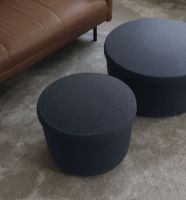 Bild von Normann Copenhagen Hide Pouf Groß 39x72 cm - Blau