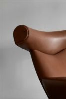 Bild von Fredericia Furniture 1000 Wegner Ox Chair SH: 36 cm – Cognacfarbenes Leder/verchromter Stahl