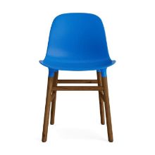 Bild von Normann Copenhagen Form Stuhl SH: 44 cm - Walnuss/Hellblau