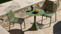 Bild von HAY Palisade Cone Tisch + Stühle Gartenmöbel-Set – Olive