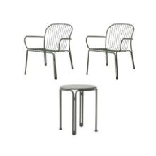 Bild von &Tradition Thorvald SC101 Space Copenhagen Lounge-Sessel + SC102 Beistelltisch Gartenmöbel-Set – Bronzegrün