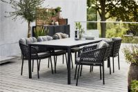 Bild von Cane-line Outdoor Pure Gartentisch + Ocean Stühle Gartenmöbel-Set – Lavagrau/Fossilschwarze Keramik/Dunkelgrau